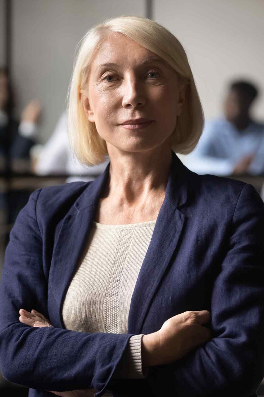 https://tarlbox.com/wp-content/uploads/2019/02/team_04-850x1280.jpg