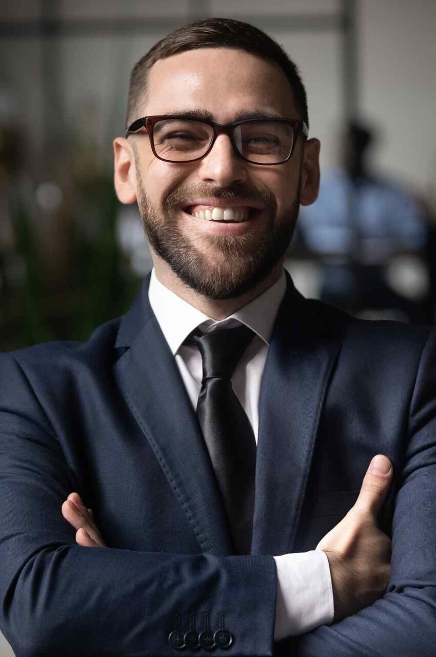 https://tarlbox.com/wp-content/uploads/2020/08/team_05-850x1280.jpg